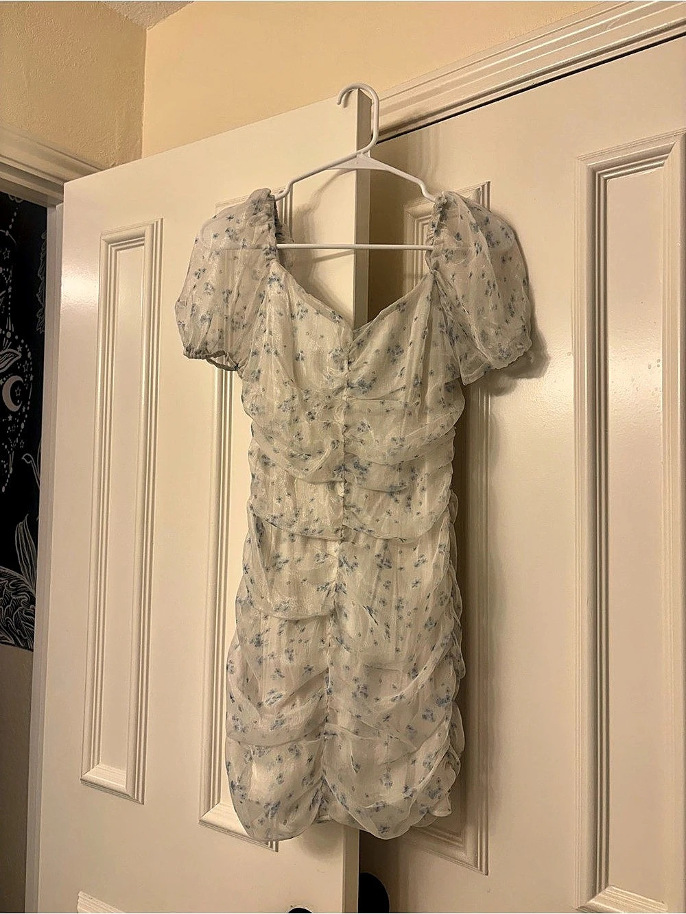 Willow Floral Puff Sleeve Mini Dress in White & Blue Size XS Like - Picture 2 of 3